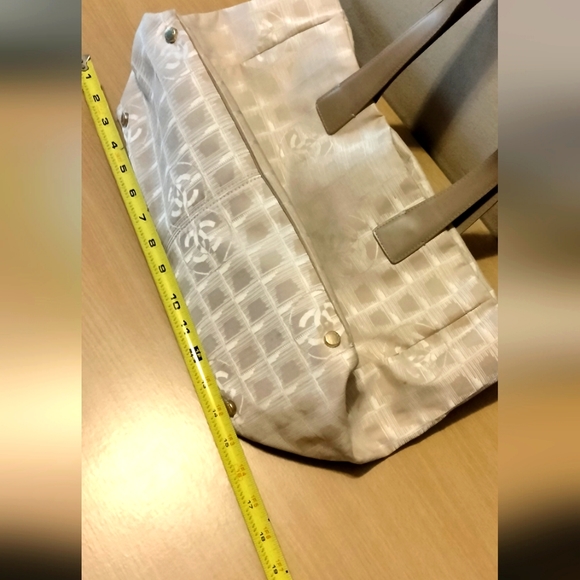 CHANEL Travel Ligne Tote - Picture 7 of 16